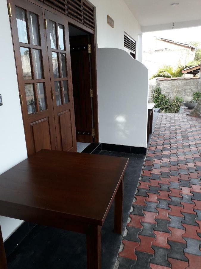 The Wave'S Guest House Mirissa Ngoại thất bức ảnh